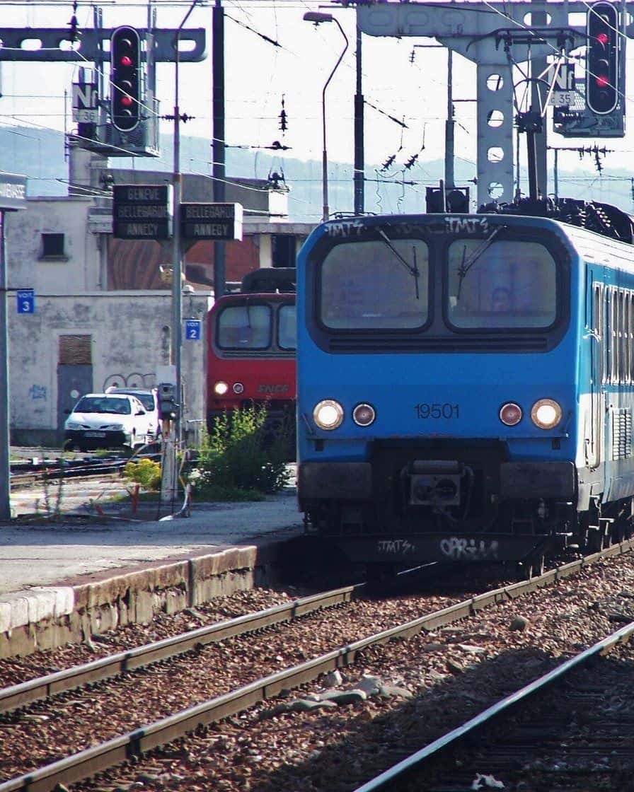 La gare d'Annemasse et son parvis, en Haute-Savoie, point de départ du Léman Express vers Genève-Cornavin