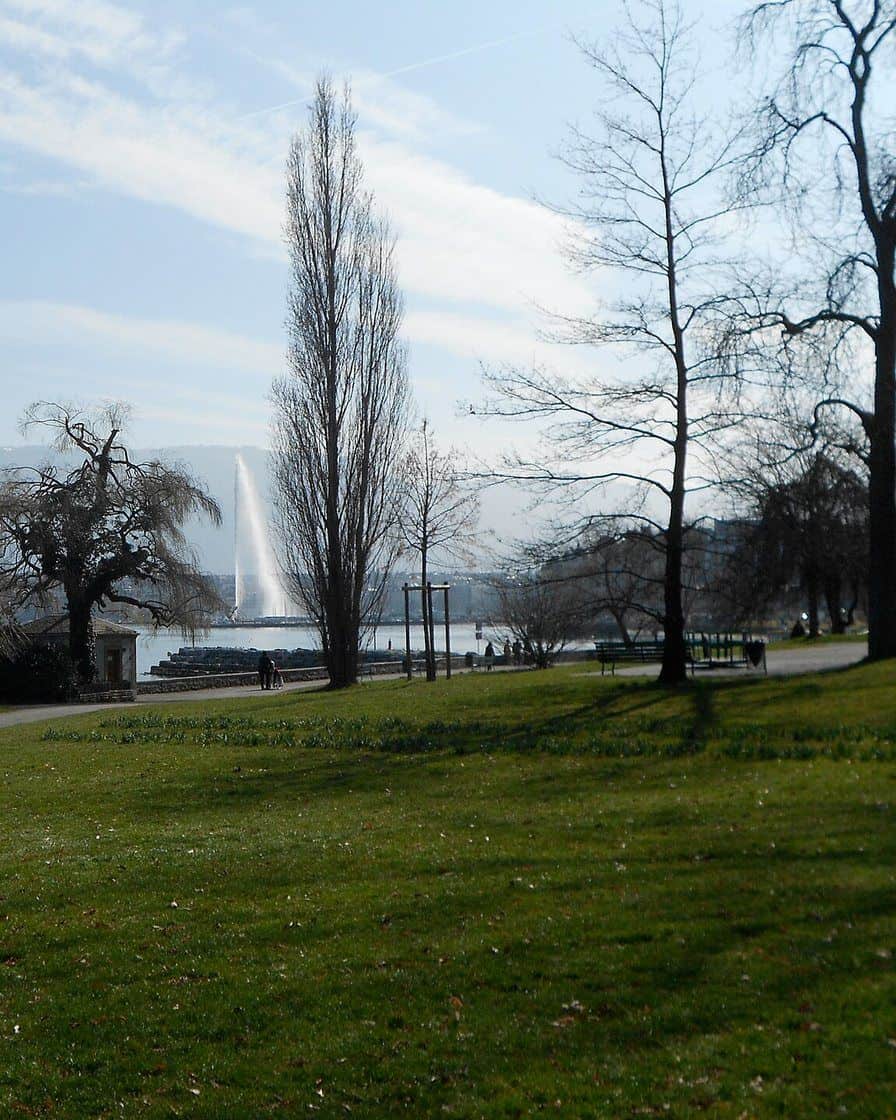 Le parc de la Perle du Lac au bord du Léman à Genève, où se trouve le Musée d'histoire des sciences