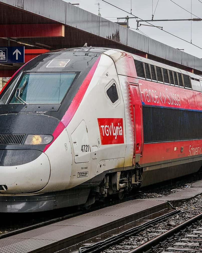 Un TGV Lyria en gare de Genève-Cornavin, le train direct entre Paris et Genève